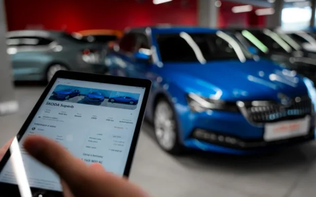 Louda Auto otevřel v Poděbradech největší autosalon předváděcích, zánovních a ojetých vozů v Evropě