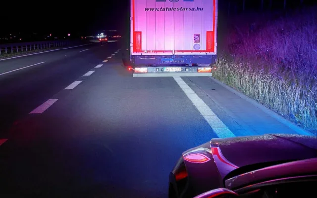 Hlídky na dálnici D1. Policie kontrolovala, jak parkují řidiči kamionů, padaly pokuty