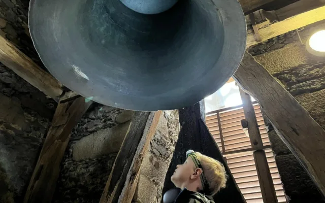 Nejmladší zvoník v Česku společně s tatínkem odhaluje ukrytá tajemství věží a zvoniček. Zavítali i do Jihlavy