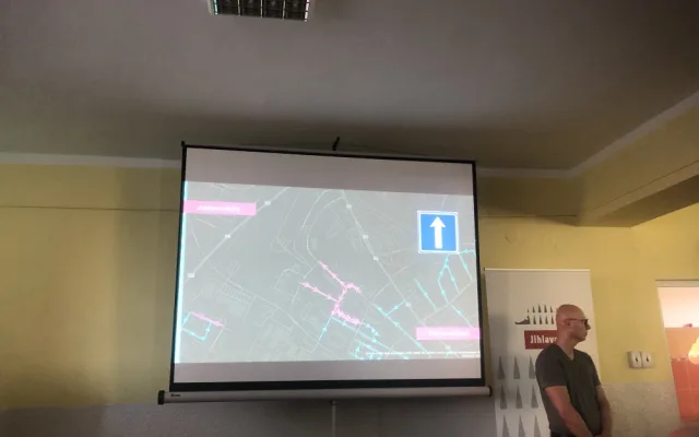 VIDEO: Jihlavané debatovali o nových pravidlech parkování. Jste asociální, zaznělo směrem k radnici
