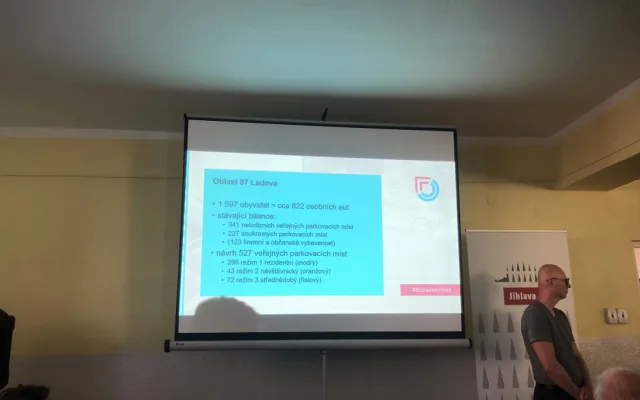 VIDEO: Jihlavané debatovali o nových pravidlech parkování. Jste asociální, zaznělo směrem k radnici