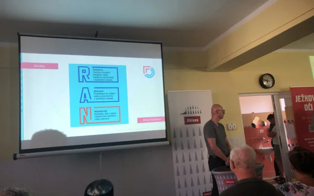 VIDEO: Jihlavané debatovali o nových pravidlech parkování. Jste asociální, zaznělo směrem k radnici