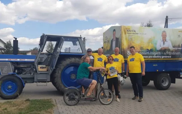 Starosta Třeštice Martin Kodys pojal svou kampaň opravdu netradičně, strávil týden v kabině Zetoru