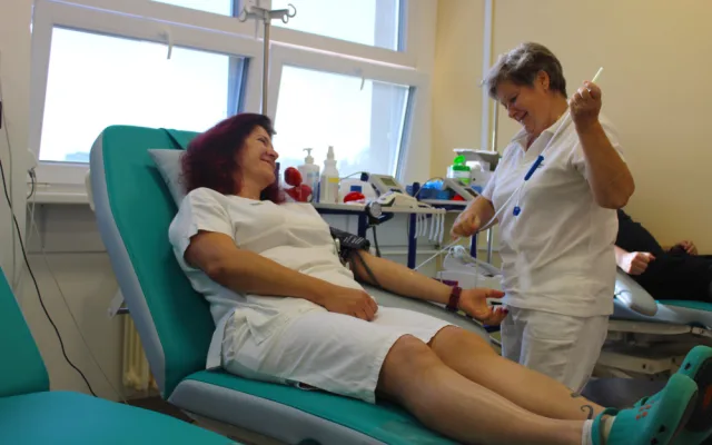 Vzor pro druhé. Zaměstnanci jihlavské nemocnice přišli darovat krev, třetina z nich byli nováčci