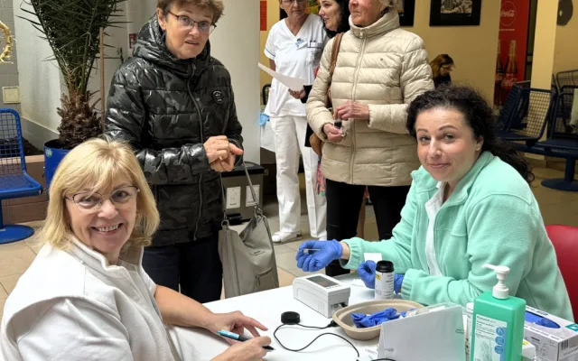 Den diabetu v Nemocnici Pelhřimov přilákal stovky návštěvníků napříč generacemi