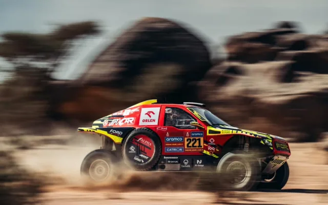 Martin Prokop startuje do své desáté Rally Dakar. Štěstí mu přišel popřát i prezident Petr Pavel