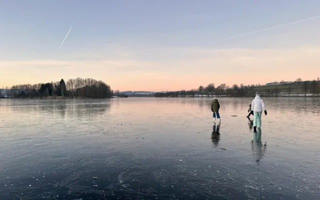 Bruslaři teď ve velkém vyhledávají Velké Dářko nebo rybník pod Zelenou horou