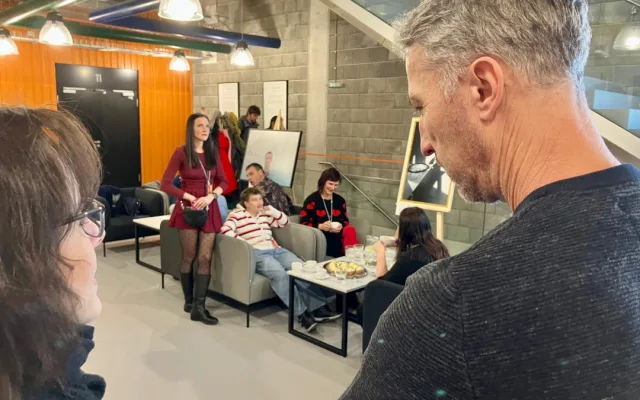Spolek handicapovaných lidí má v prostorách dukovanské elektrárny výstavu svých fotografií