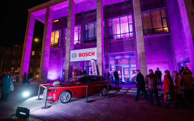 Bosch Jihlava: Ples plný hvězd, štědrý finanční dar pro Nemocnici Jihlava a Škoda Octavia pro top inovátora, foto: Bosch Powertrain
