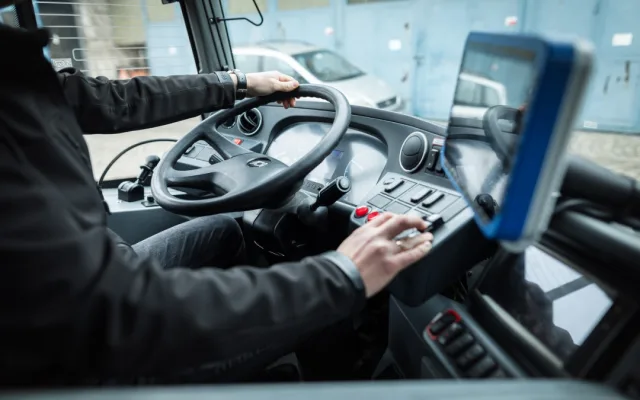 V Třebíči a Žďáru jezdí elektrobusy, Jihlava jde cestou parciálních trolejbusů a autobusů na bioplyn
