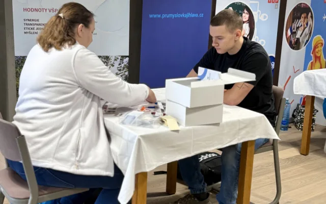 Zachránce nejen pro Madlenku se hledal i v Jihlavě. Zájem o darování kostní dřeně je enormní