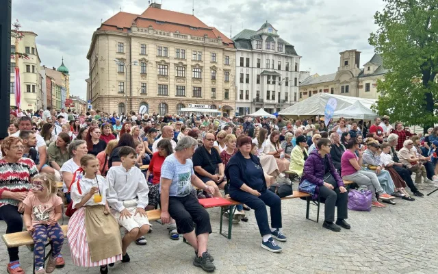 VIDEO: Májové slavnosti v Jihlavě. Podívejte se na letošní zaplétání máje