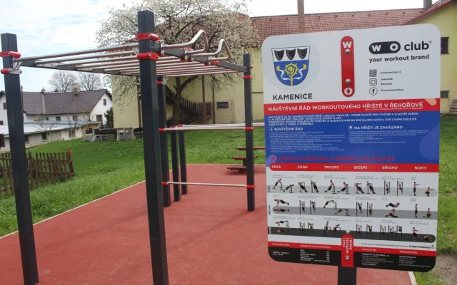 V Řehořově si mají kde hrát. Hřiště letos dostane novou umělou trávu