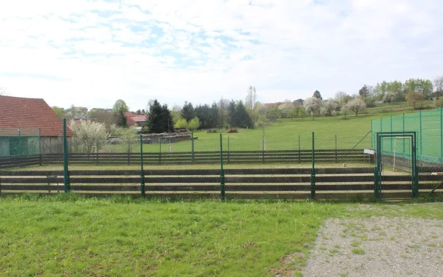 V Řehořově si mají kde hrát. Hřiště letos dostane novou umělou trávu