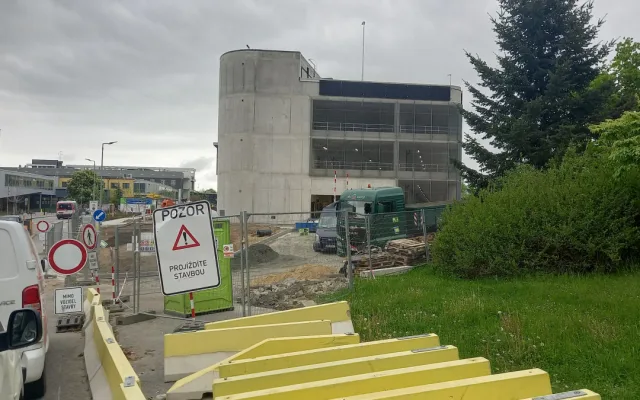 Třebíč zítra čeká několik zásadních dopravních omezení, další budou následovat