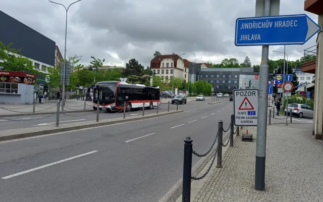 Třebíč zítra čeká několik zásadních dopravních omezení, další budou následovat