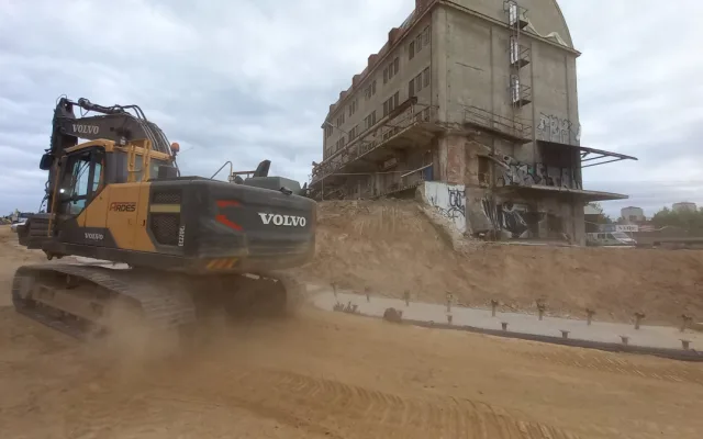 Před Silem vzniká nová silnice, odtěženou zem odvezlo šest tisíc nákladních aut