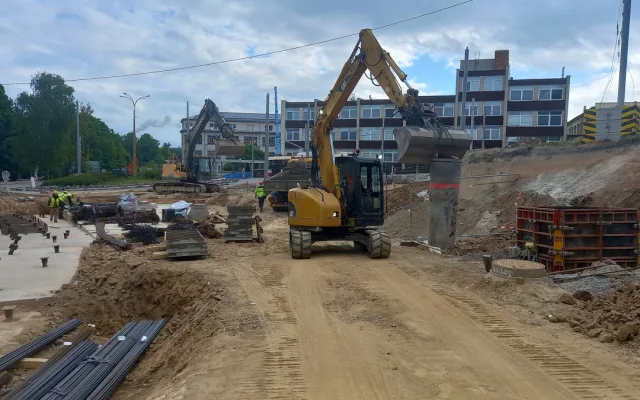 Před Silem vzniká nová silnice, odtěženou zem odvezlo šest tisíc nákladních aut
