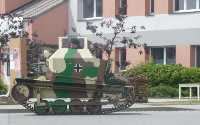 V Lukách se v sobotu střílelo. Místní se seznámili s boji z druhé světové války