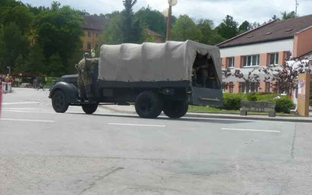 V Lukách se v sobotu střílelo. Místní se seznámili s boji z druhé světové války