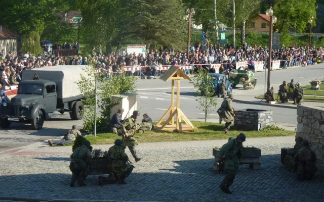 V Lukách bojoval také tančík vzor 33. Je jediný pojízdný svého druhu na světě