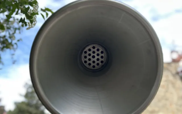 VIDEO: Na hradbách v Jihlavě jsou hudební prvky. Sluchátko, zvonkohra a xylofon