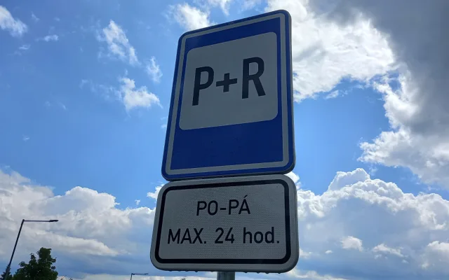 Parkování v Jihlavě IX: Na P+R se dá parkovat zdarma, zatím je v Jihlavě jediné