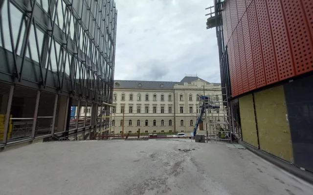 FOTO: Stavba Horácké arény začíná finišovat, dnes a zítra bude uzavřená Tyršova