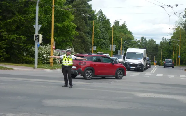 FOTO: Dopravní policisté soutěžili, řízení křižovatky se obešlo bez excesů