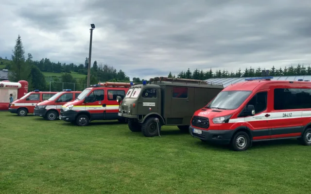 FOTO: Hasiči v Kamenici slaví 150 let, na hřišti hasili Hostinec U dobrých lidí