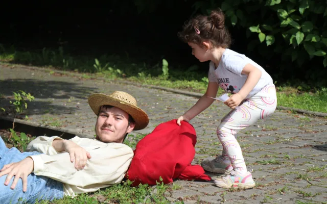 Děti v nemocnici zachraňovaly Popelku, Růženku, vílu Amálku, Otesánka i vlka