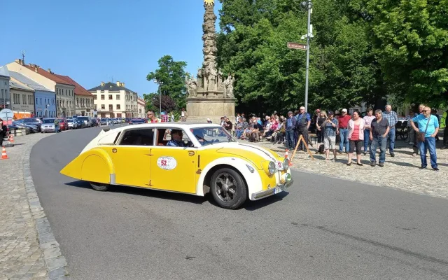 Na trase 1000 mil československých je také unikátní Tatra T77. Jela už v roce 1934