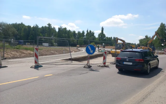 FOTO: Přeložka silnice mezi Jihlavskou a Brněnskou ulicí ve Žďáru je téměř hotová