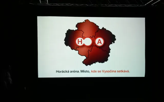 FOTO: Horácká aréna má logo a maskota. Jde o díla studentů z Helenína