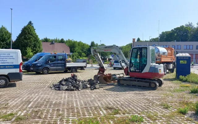 Opravu frekventované ulice v Polné krajští cestáři reklamovali, už je průjezdná