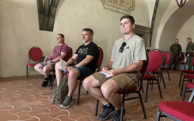 VIDEO: Schopen, odveden! Armáda v Jihlavě dnes ukázala, jak probíhá odvod branců