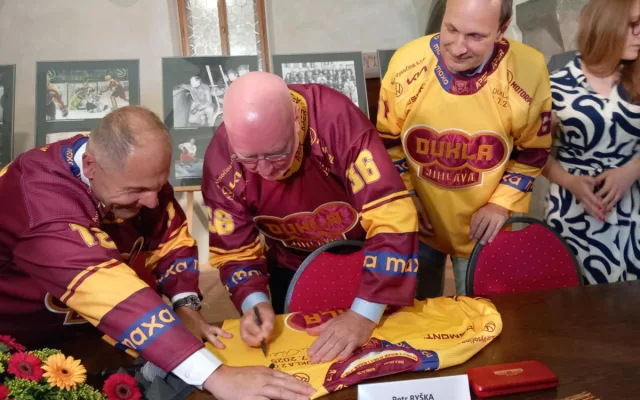 Smlouva je podepsaná. Město už není většinový vlastník klubu HC Dukla Jihlava