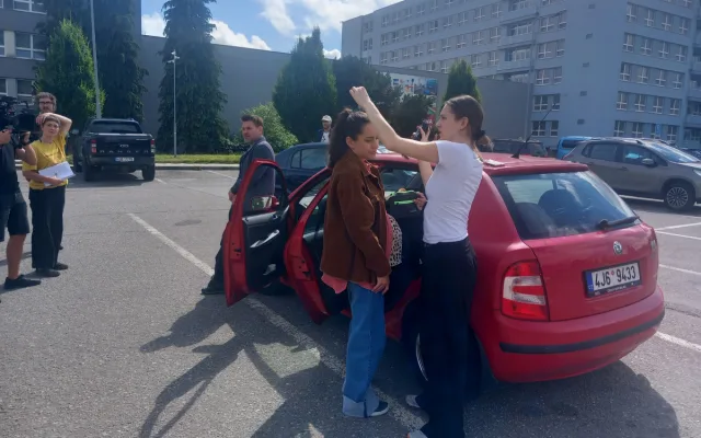 FOTO: V Jihlavě se natáčí nový sitcom. Diváci se při scénách od nemocnice zasmějí