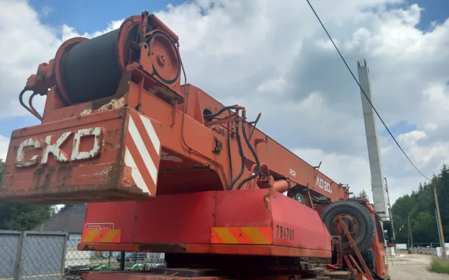 FOTO: Nad údolím Brtnice se tyčí vysoké pilíře pro druhý nejvyšší most v kraji