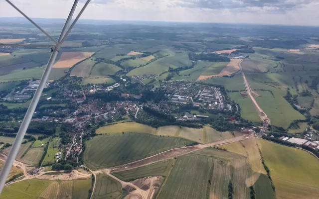 Obchvat Brtnice z výšky. Unikátní snímky ukazují, kudy pojedou kamiony do Dukovan