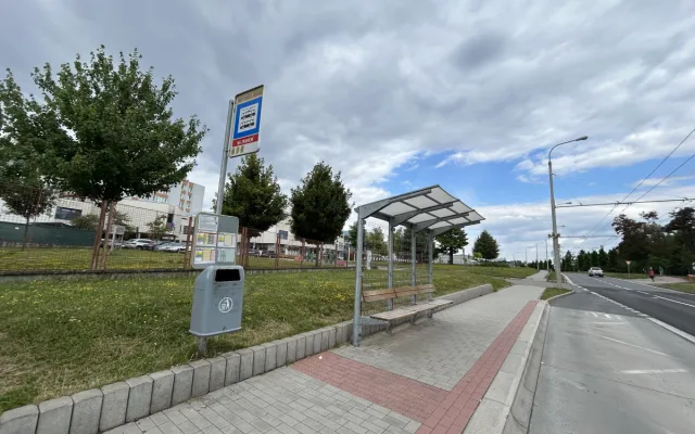 Na Březinkách, u soudu, na dopravním hřišti. Kde všude lidem v Jihlavě chybí lavičky?