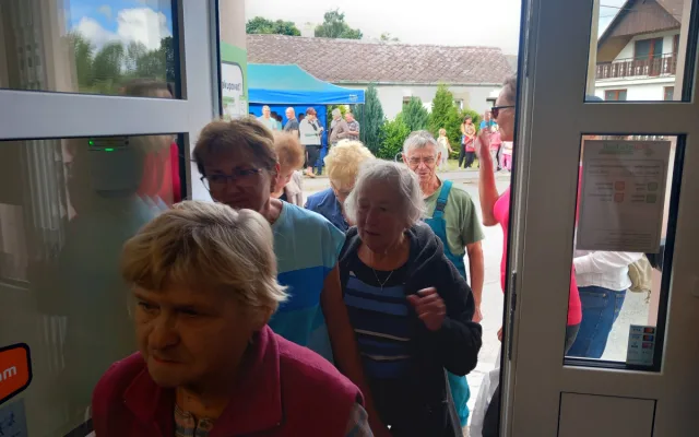 Foto: V Horních Dubenkách mohou ode dneška jít nakupovat klidně i o půlnoci