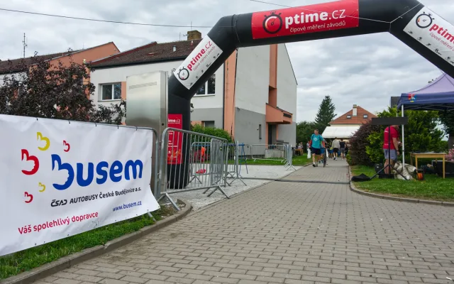 FOTO: Dřevěný muž měl opět rekordní účast, vyhrál šestnáctiletý Matyáš Večeřa