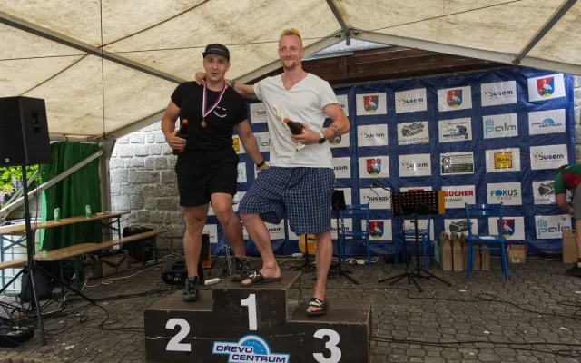 FOTO: Dřevěný muž měl opět rekordní účast, vyhrál šestnáctiletý Matyáš Večeřa