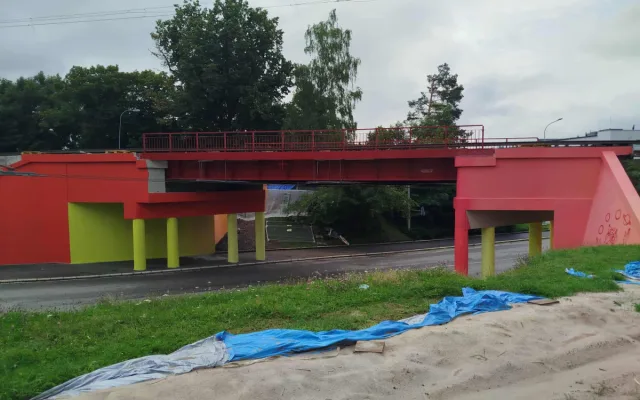 ANKETA: Železniční most v Jihlavě hraje všemi barvami, lidé nechápou cirkus