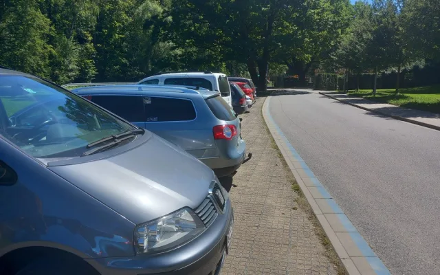Parkování v Jihlavě XV: U letního kina se platilo, nyní je tam až 24 hodin zdarma