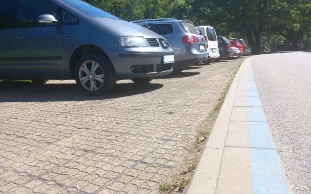 Parkování v Jihlavě XV: U letního kina se platilo, nyní je tam až 24 hodin zdarma