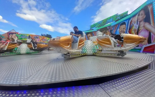 VIDEO: Pouť v Brtnici plná adrenalinu, lidé se točili čtyřicet metrů nad zemí