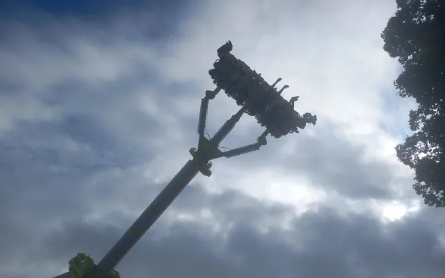 VIDEO: Pouť v Brtnici plná adrenalinu, lidé se točili čtyřicet metrů nad zemí