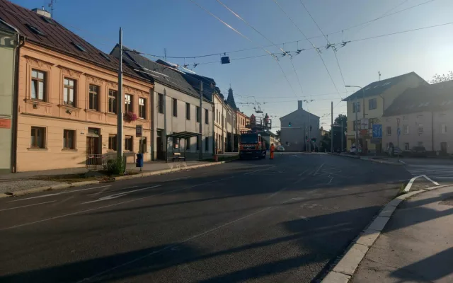 FOTO: Mamataxi po prázdninách opět vyjela do ulic a doprava v Jihlavě kolabuje